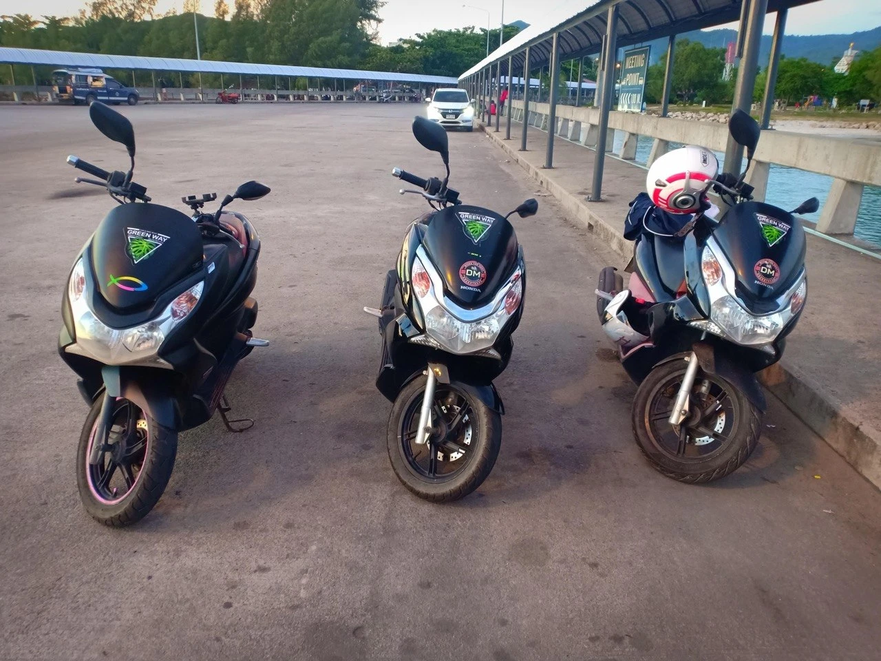 Три скутера Honda PCX проката Green Way